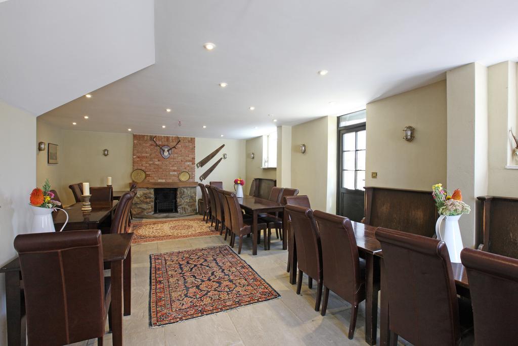 The Plough Inn Dorking Extérieur photo