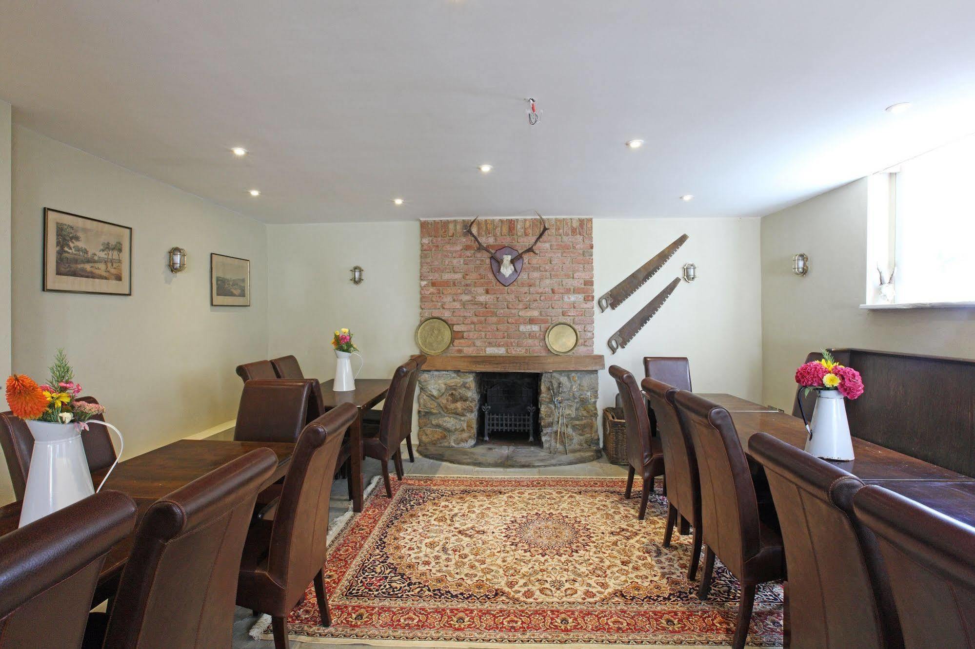 The Plough Inn Dorking Extérieur photo